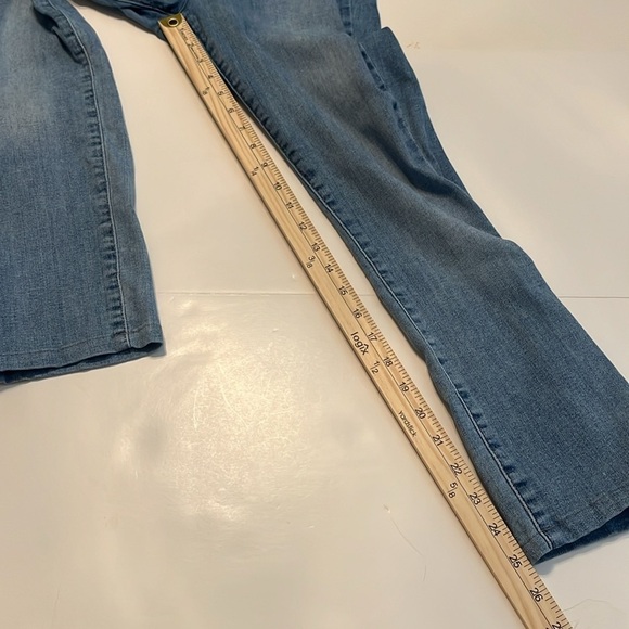 NYDJ Alina Pull On Ankle Jeans Light Wash Size 6 - Picture 7 of 13